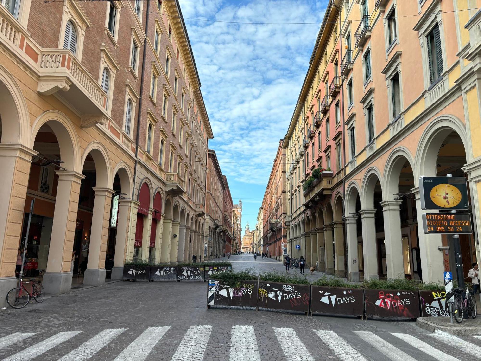 Indipendenza 24 Bed & Breakfast Bologna Ngoại thất bức ảnh