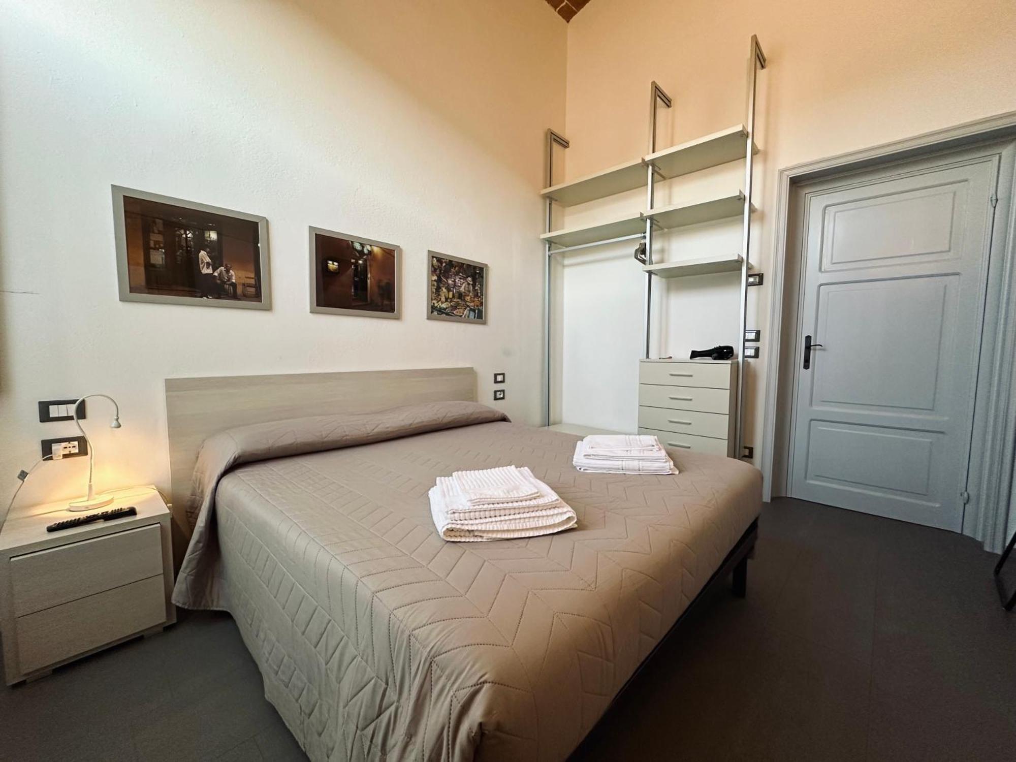 Indipendenza 24 Bed & Breakfast Bologna Ngoại thất bức ảnh