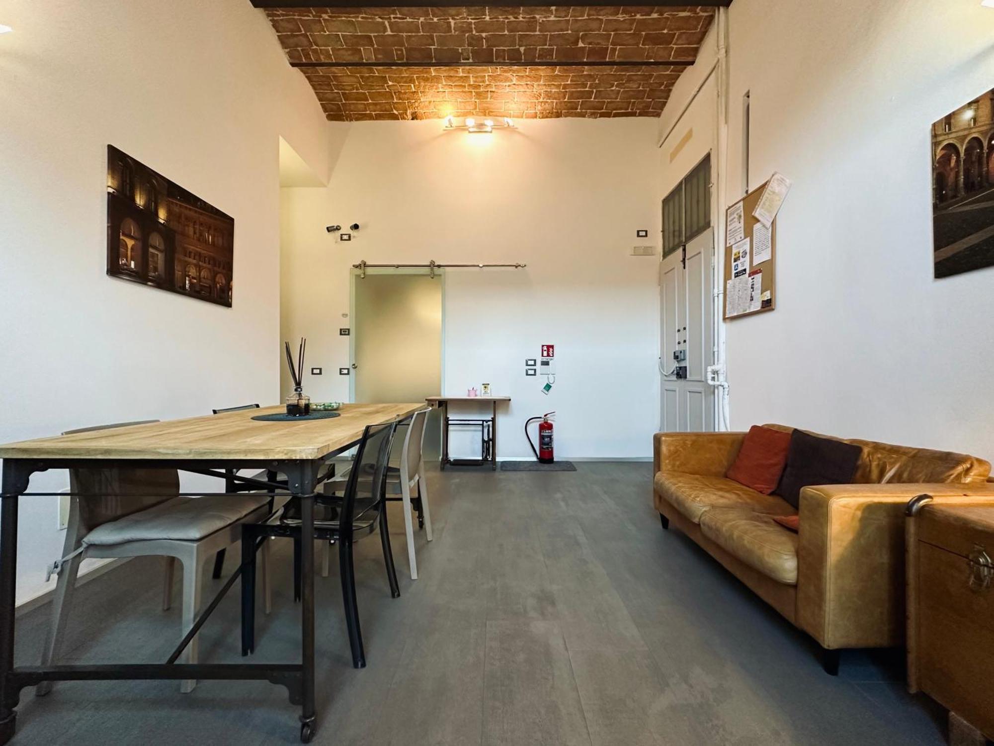 Indipendenza 24 Bed & Breakfast Bologna Ngoại thất bức ảnh