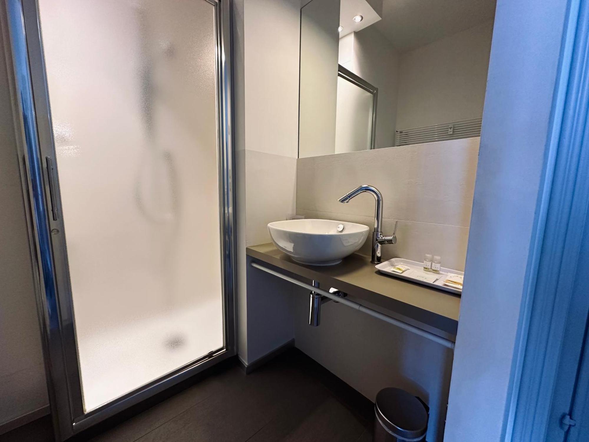Indipendenza 24 Bed & Breakfast Bologna Ngoại thất bức ảnh