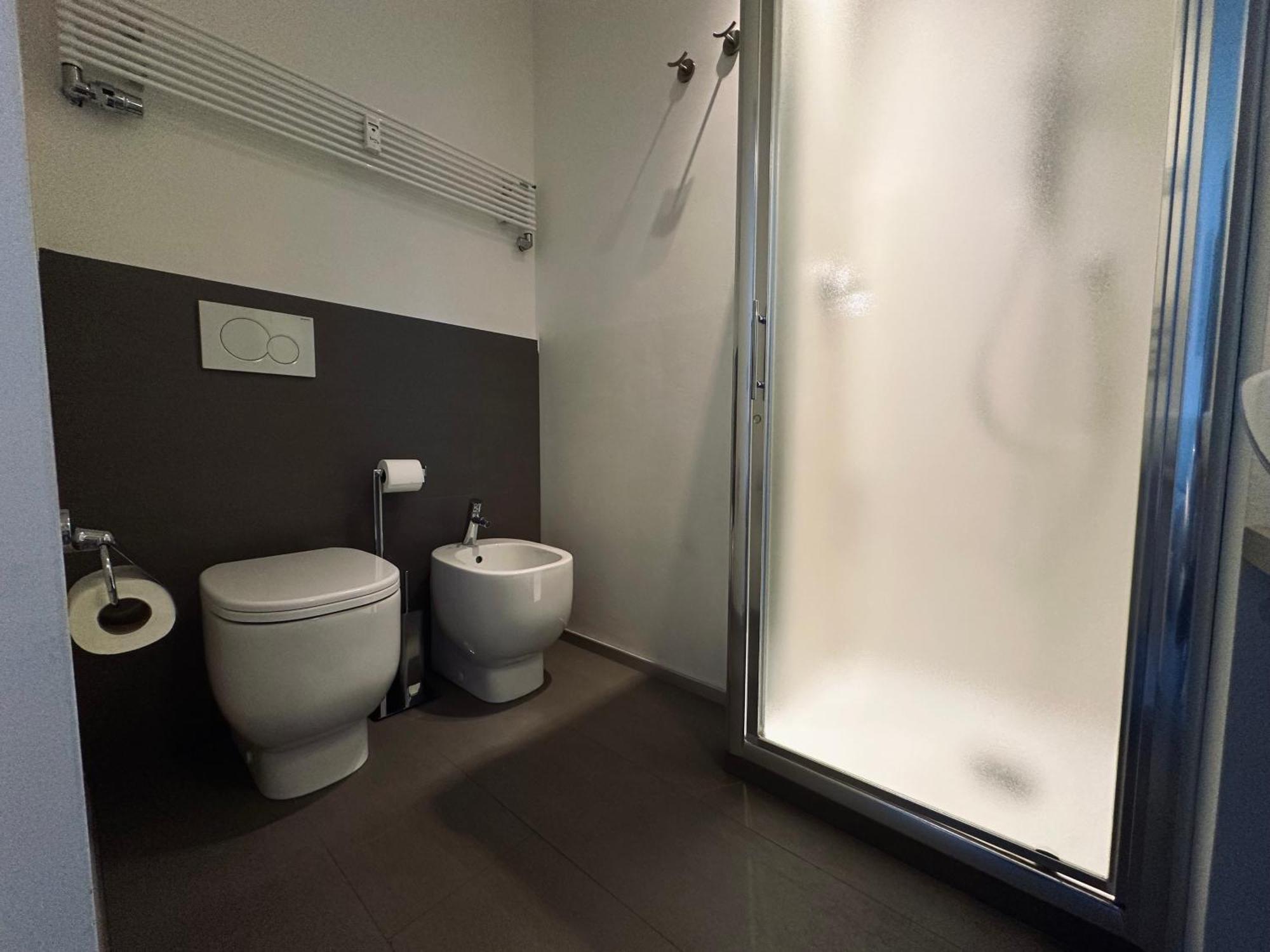Indipendenza 24 Bed & Breakfast Bologna Ngoại thất bức ảnh